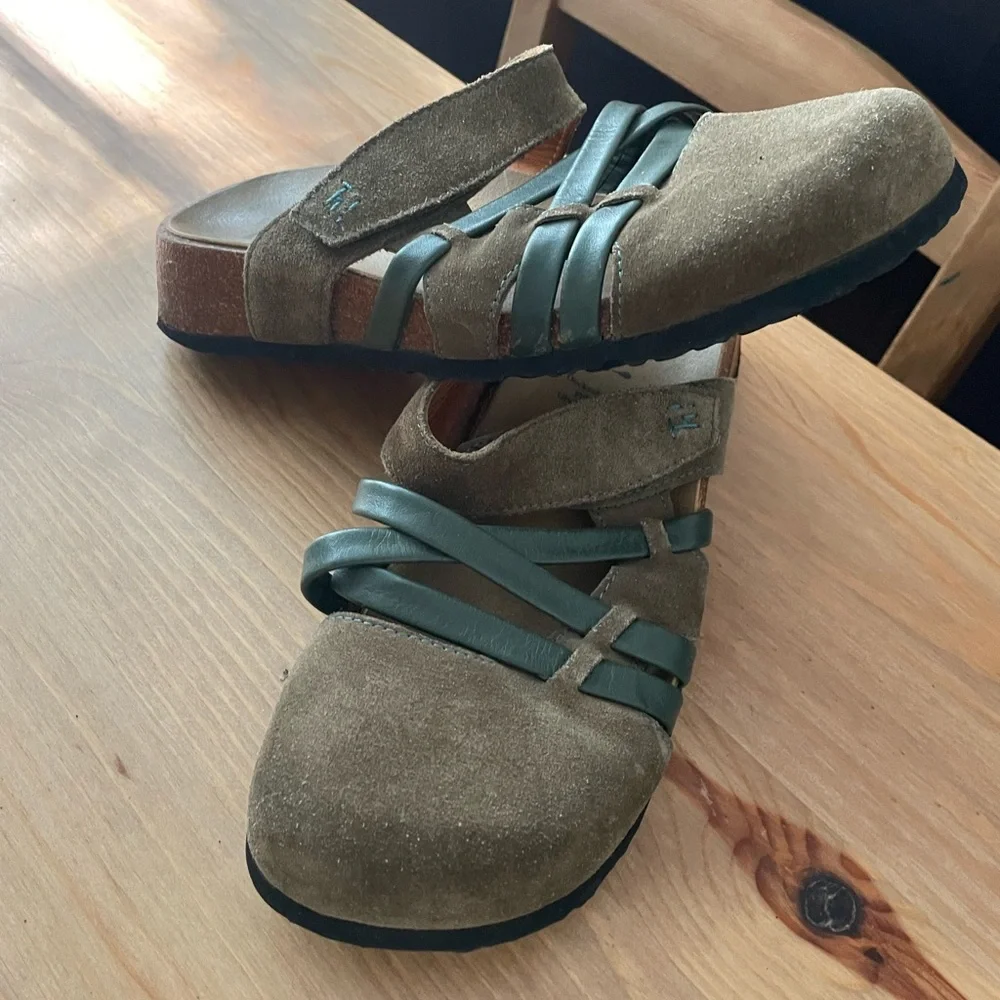 Think! Clogs - Picture 7 of 9